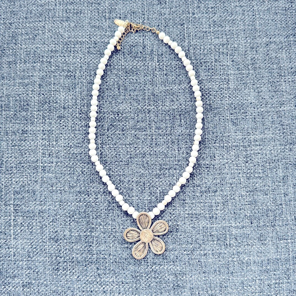 18” Daisy Beaded Necklace